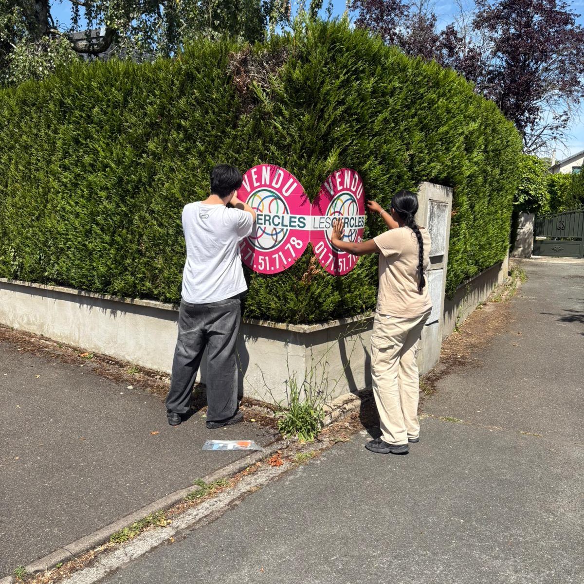 Quand les panneaux VENDU fleurissent